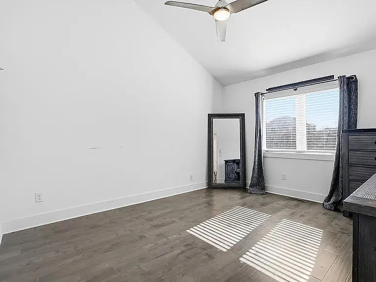 700 James Ave #15 — Photo 15