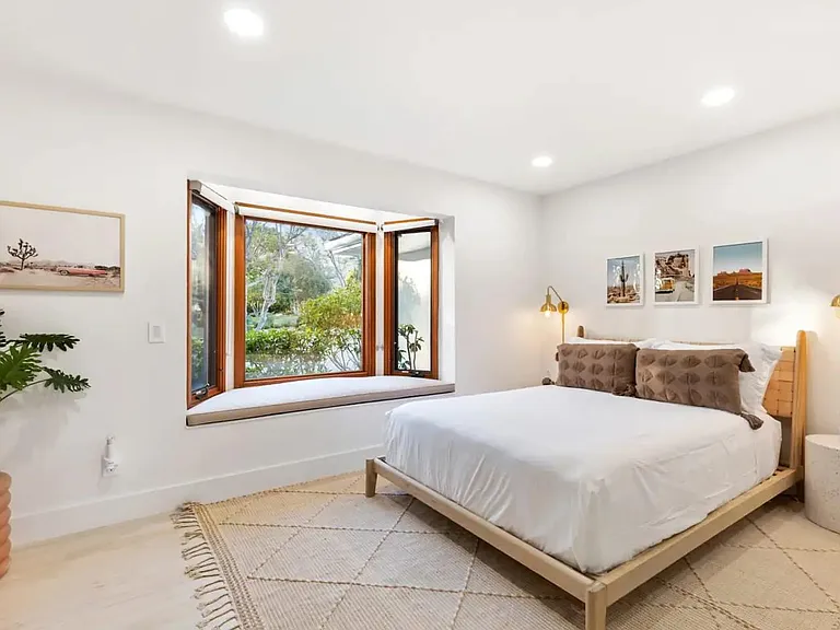 Guest bedroom 3 with En Suite Bathroom.