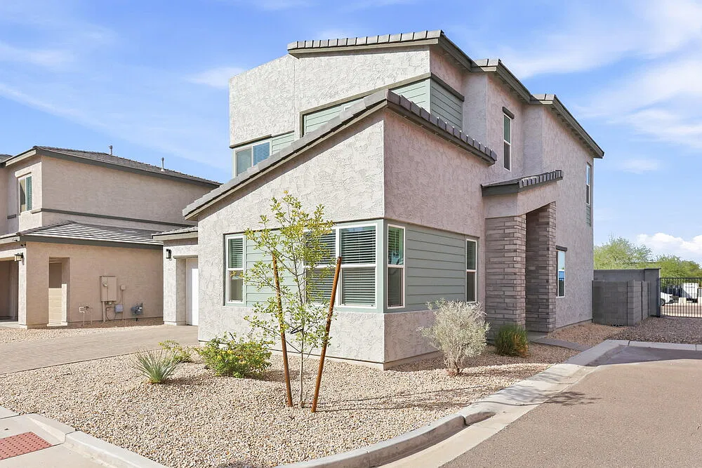 4 bed, 3.0 bath, 2196 sqft, $2,860 — Photo 4