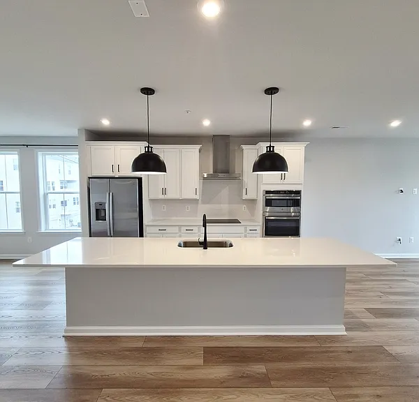 648 Brookwood Glen Ter #B — Photo 3