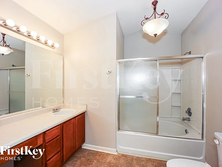 207 Fairgrove Ln — Photo 13