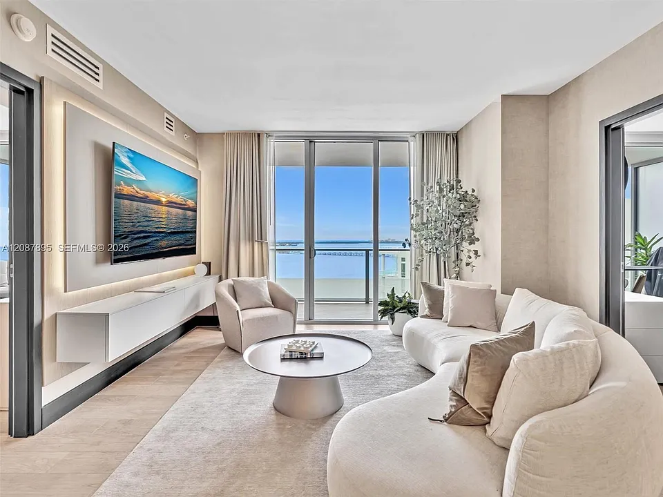 1300 NE Brickell Bay Dr #2905
