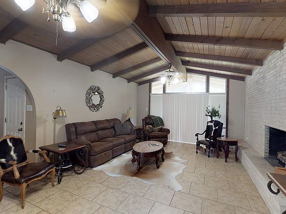 2nd image of 204 Melrose Dr
