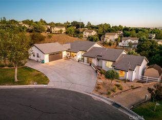 137 Via Fuchsia, Paso Robles, CA 93446
