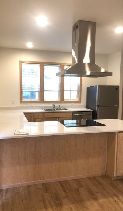 1st image of 654 NW Coast St #1