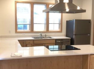 654 NW Coast St #1, Newport, OR