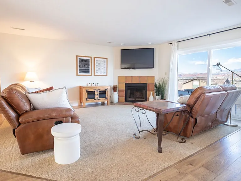 W Canyon View Dr — Photo 5