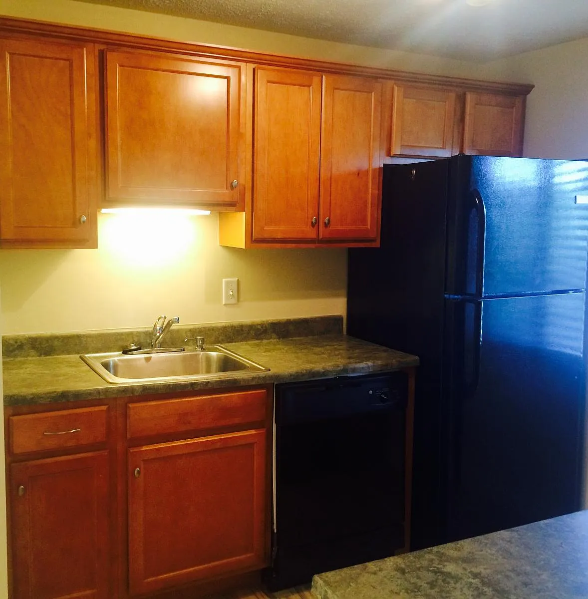 Kitchen - 403 Parkwood Dr