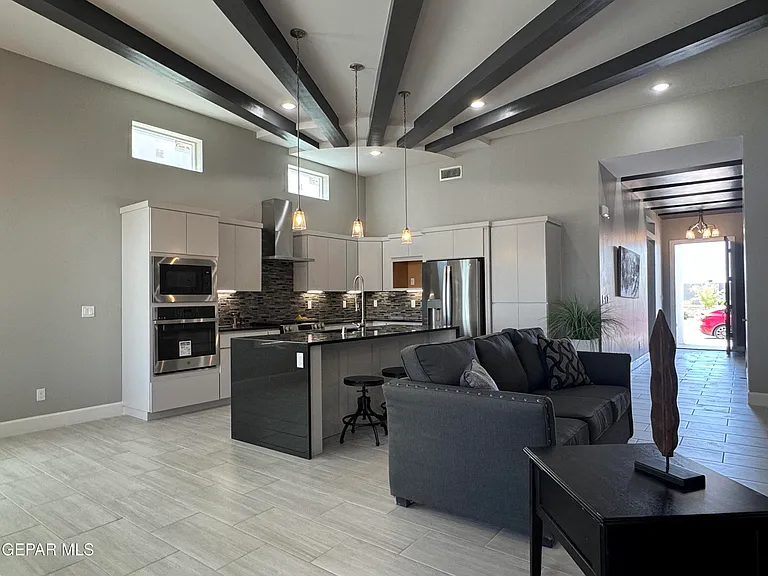 13079 Emerald Hills Ave — Photo 8