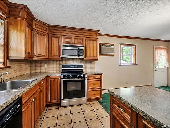 2nd image of 88 Pinewood Drive