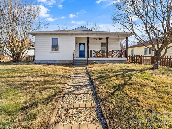 114 Edwards Ave, Swannanoa, NC 28778