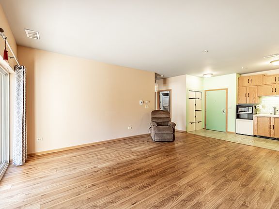 4th image of 801 N McLean Blvd APT 142