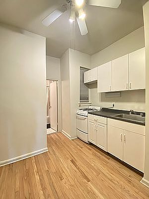 4th image of 48 E End Ave Unit 48-1B