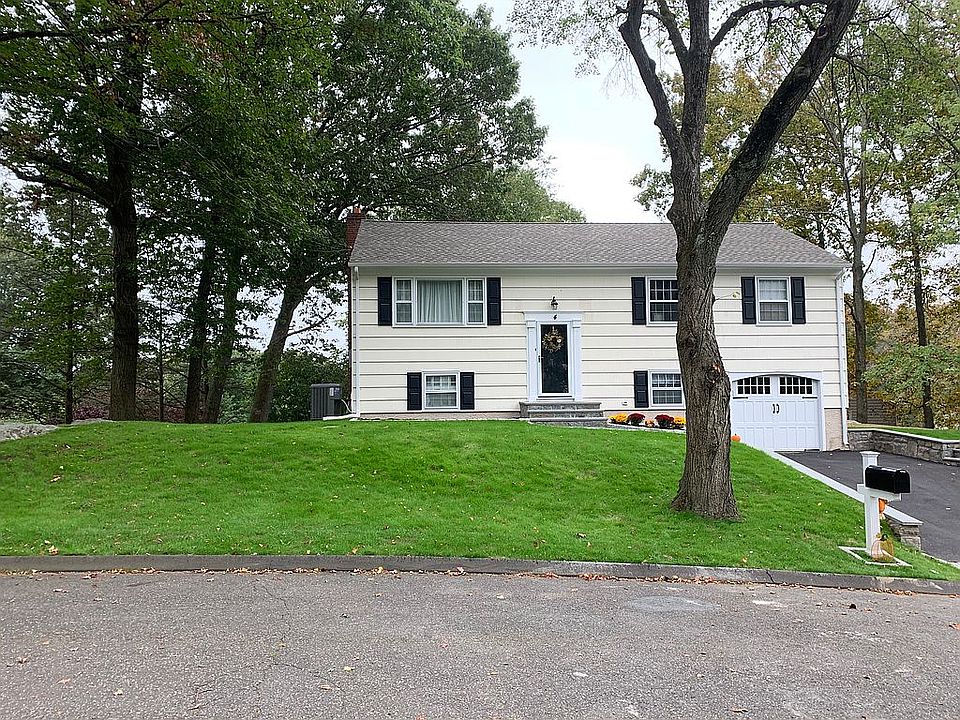 2nd image of 4 Lantern Ln