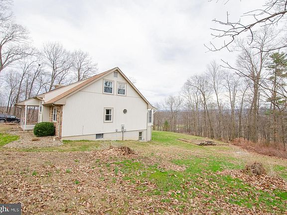 3rd image of 25 Basin Hill Rd