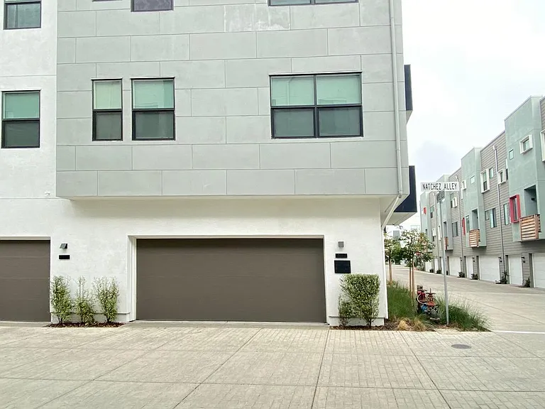 XL 2 CAR GARAGE