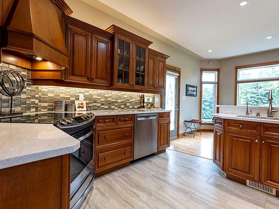 4th image of 120-37411 Waskasoo Ave #120