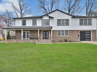 530 Burlington St, Paramus, NJ 07652