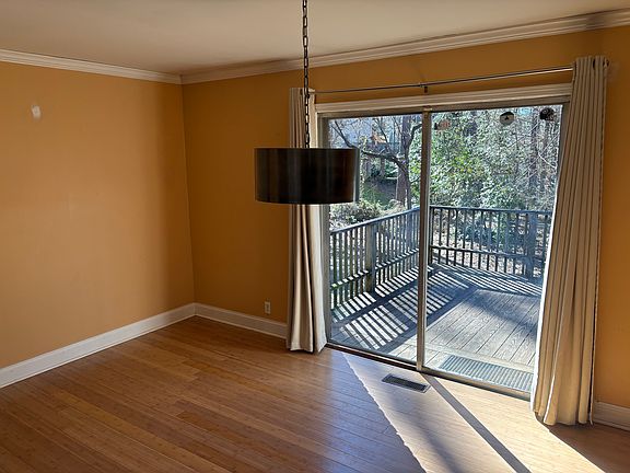 4th image of 1657 Clairmont Way