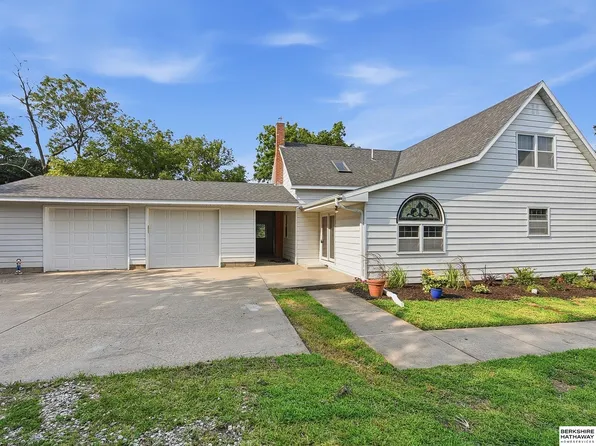 602 Pine St, South Bend, NE 68058