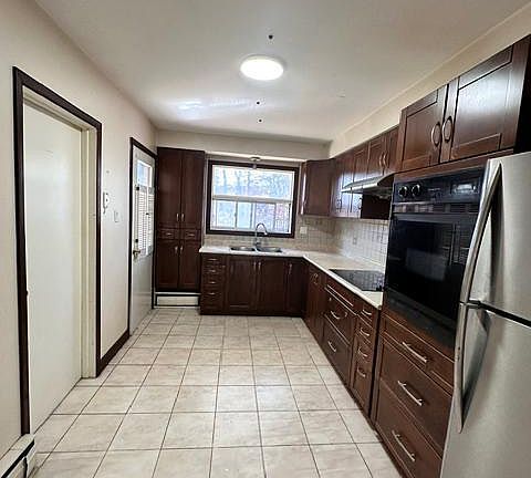 4th image of 34 Watson St