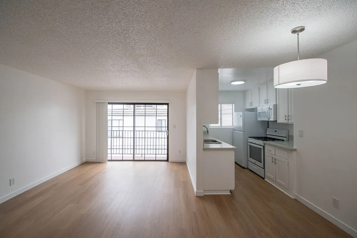 Building Photo - 5921 Whitsett Ave