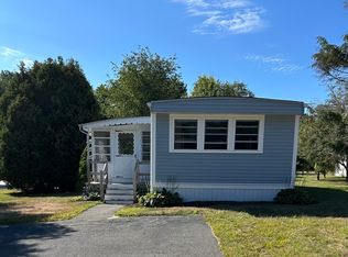27 Ferndale Dr, Halifax, MA 02338