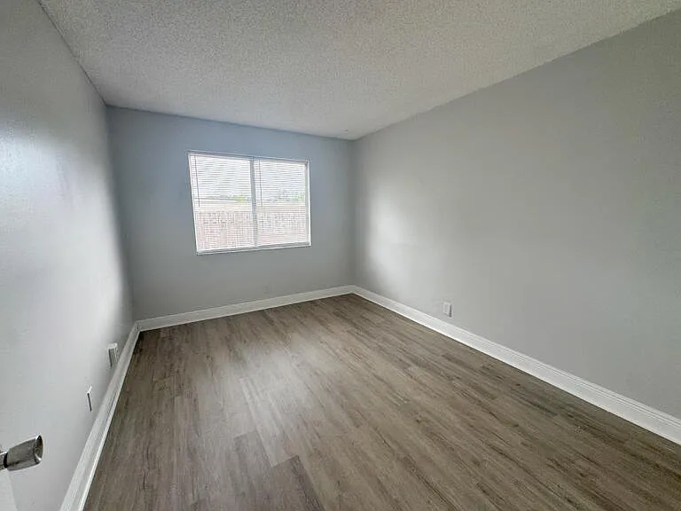 4852 Orleans Ct #D — Photo 22