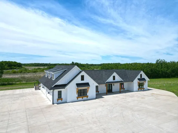 1383 120th St NE, Monticello, MN 55362