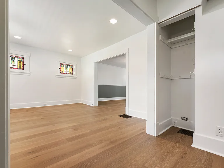 3317 Hill St — Photo 10