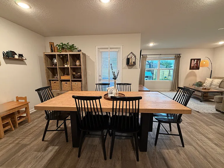 5699 Guinevere Ln — Photo 16