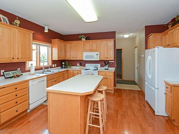 4th image of 3929 Benjamin Dr