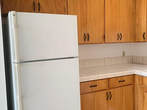 2nd image of 320 Monterey Blvd #B