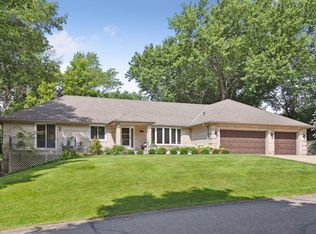 204 Ranchview Ln S, Wayzata, MN 55391