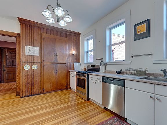 4th image of 119 Olive St