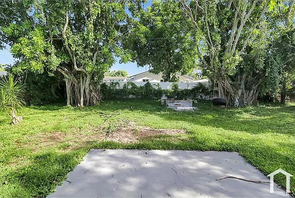 3020 NW 7th St — Photo 16