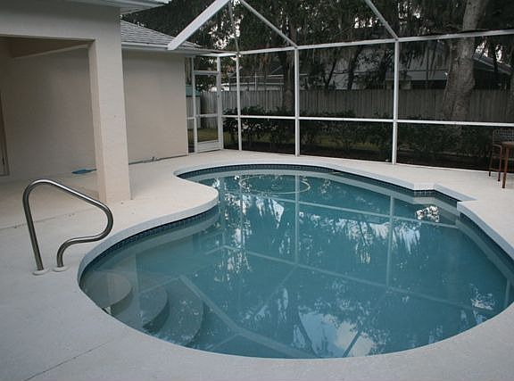 Heated Pool 