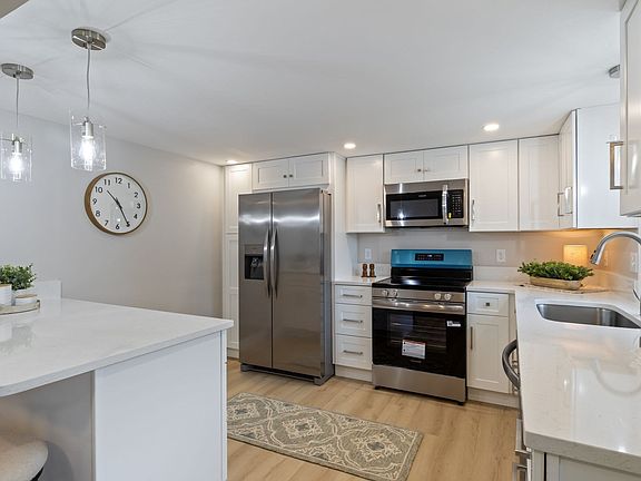 3rd image of 3 Greystone Rd