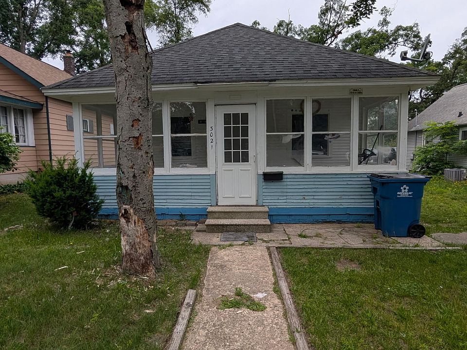 1st image of 3021 Hoyt St