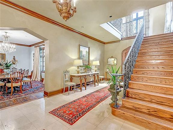 4th image of 413 Crestwood Dr
