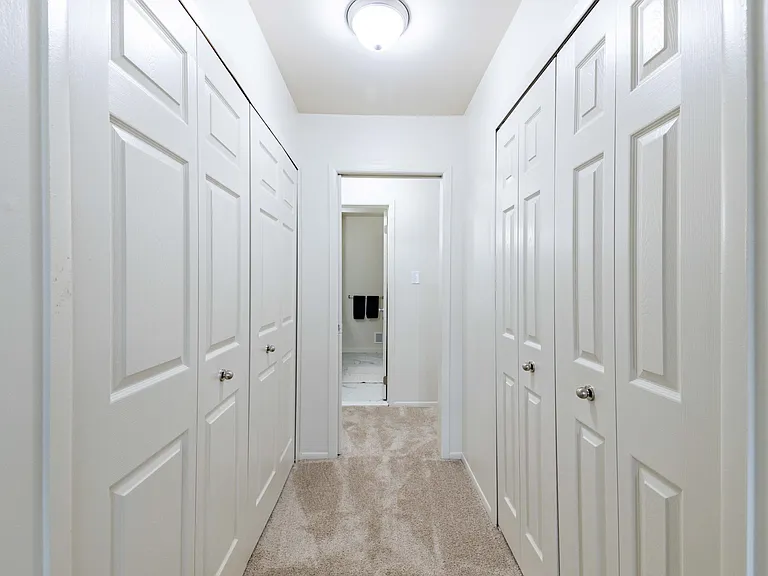 Coach House Apartments — Photo 44