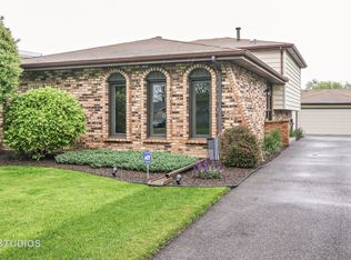 1434 Summit Dr, Lockport, IL 60441