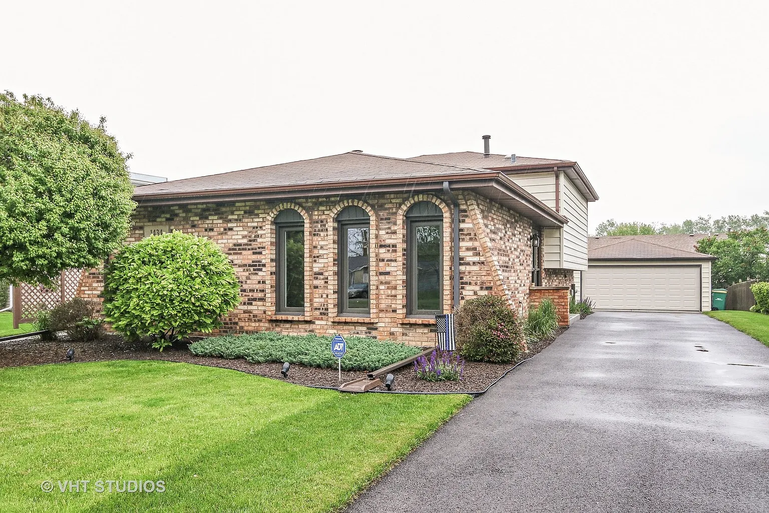 1434 Summit Dr photo 1