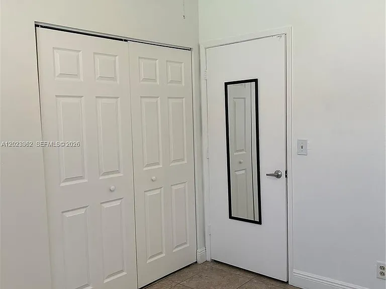 578 Woodgate Cir #E — Photo 10