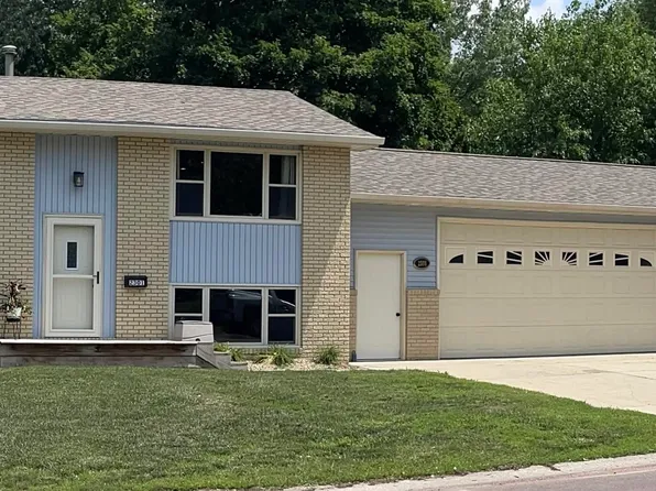 2301 Keokuk Ave, Spirit Lake, IA 51360