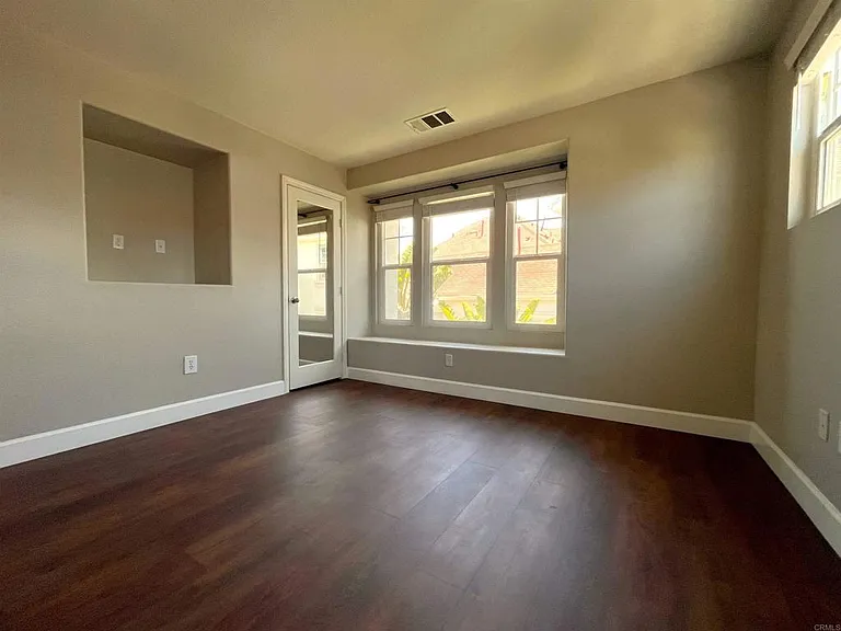 820 Harbor Cliff Way #260 — Photo 17