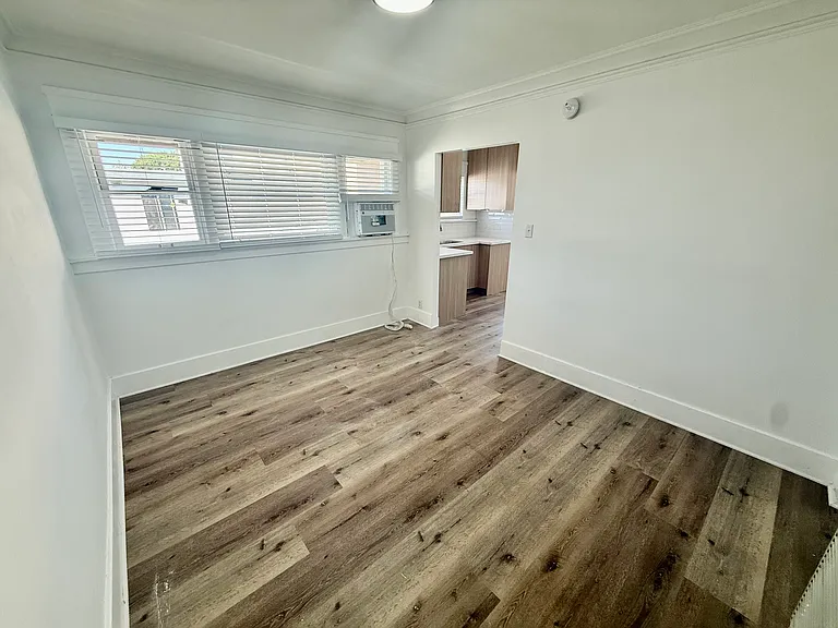 5115 De Longpre Ave — Photo 14