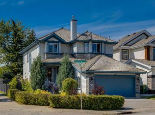 142 E Springbank Cres SW, Calgary, AB T3H 3S6