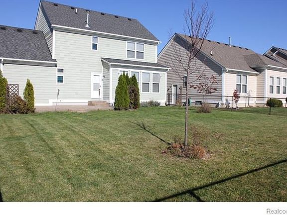 5th image of 32616 Creekview St