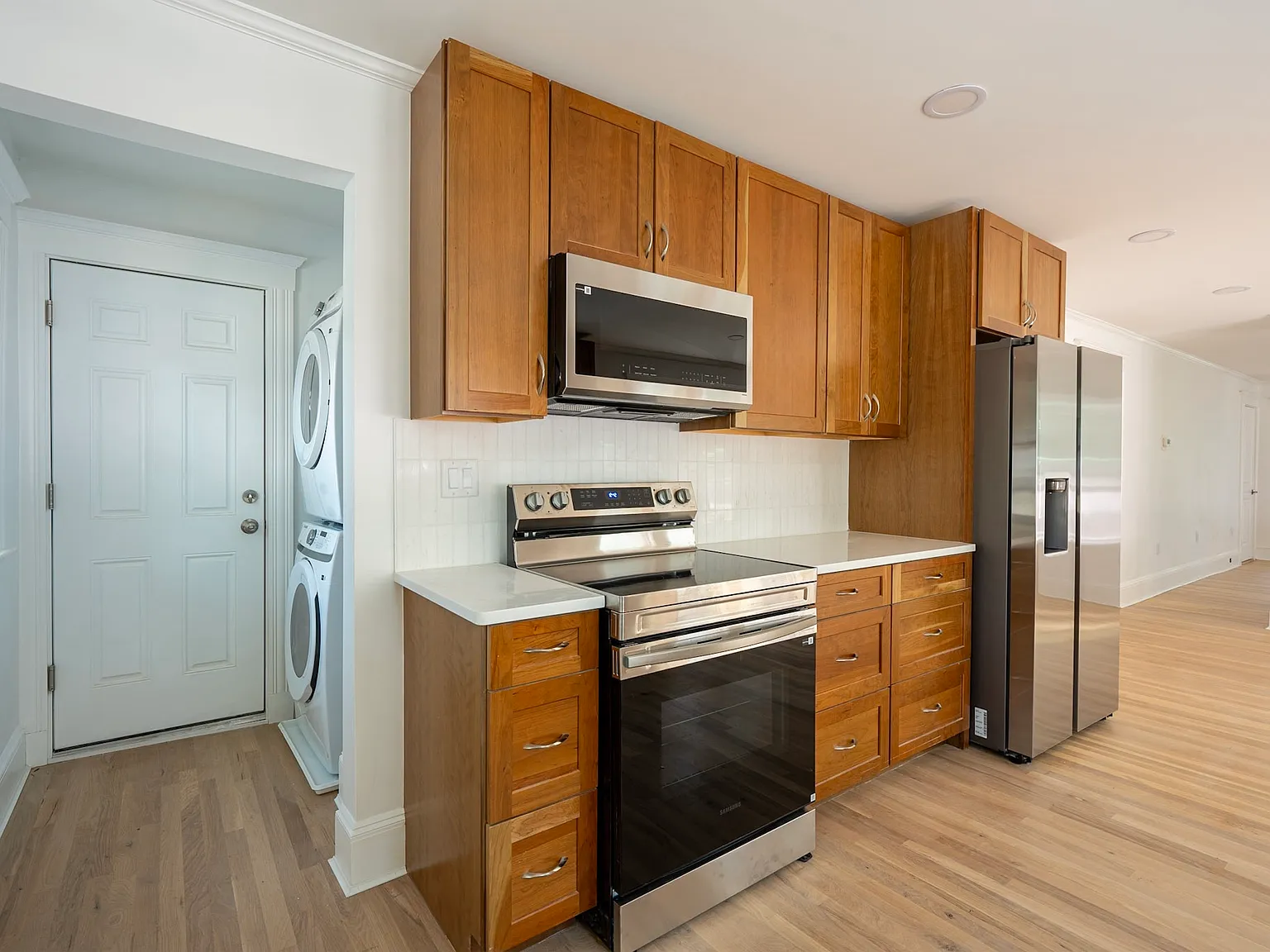 2 bed, 1212 sqft, $3,300 — Photo 4